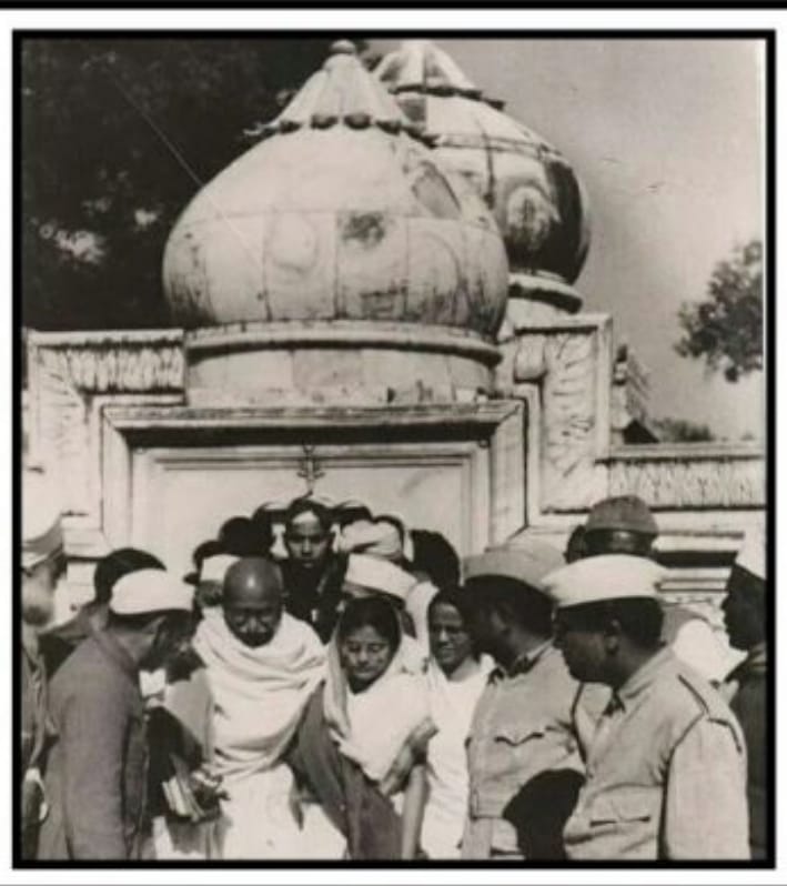 Visit to Mahatma Gandhi's Tomb 