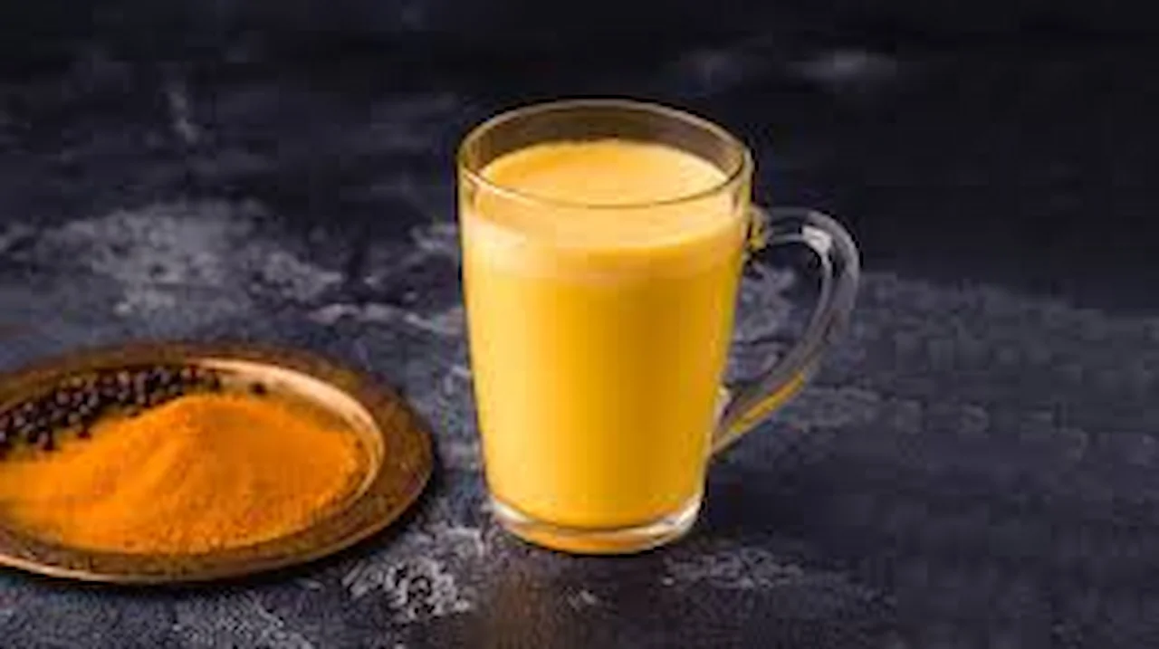 Turmeric milk home remedy