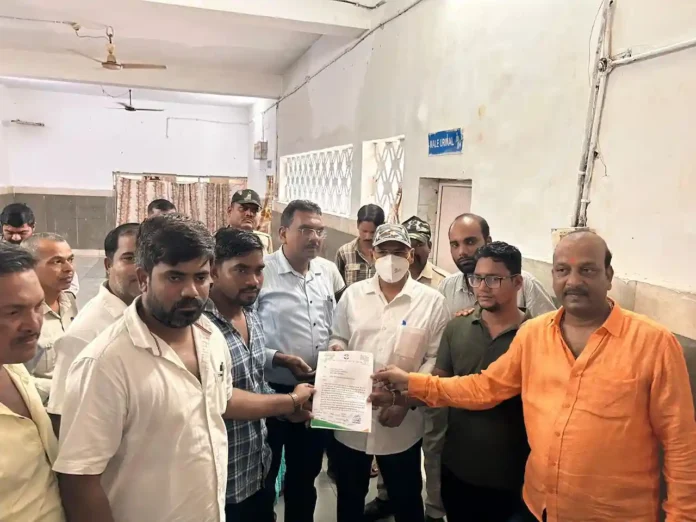 Congress councillors' protest against SECL