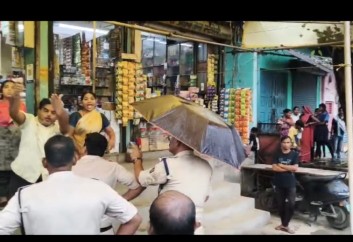 Traders opposed the bulldozer action