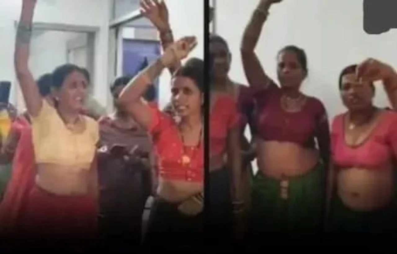 Semi-nude demonstration of women in SECL