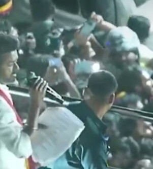 Stampede at Vijay's election rally