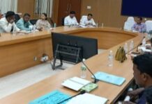 कोरबा के लापरवाह राजस्व निरीक्षक एवं 14 पटवारियों को कारण बताओ नोटिस जारी