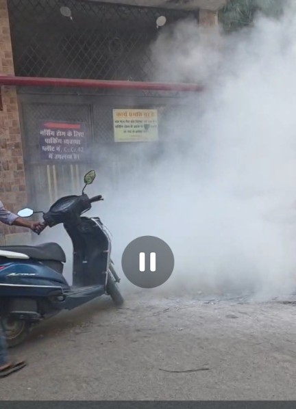 Oxygen cylinder explodes at Dr Nayak's place