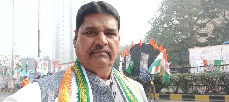 BJP leader held the Tricolour upside down